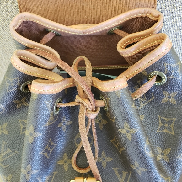 Authentic Louis Vuitton Monogram Montsauris MM backpack - Picture 5 of 8